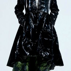 MIDTOWN LIQUID VELVET PEPLUM COAT - L